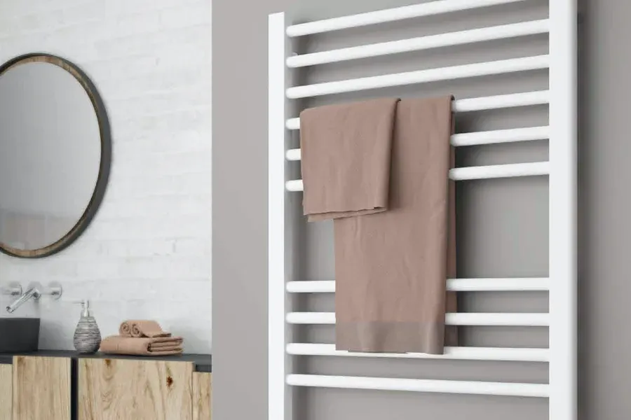 White towel rail TR1